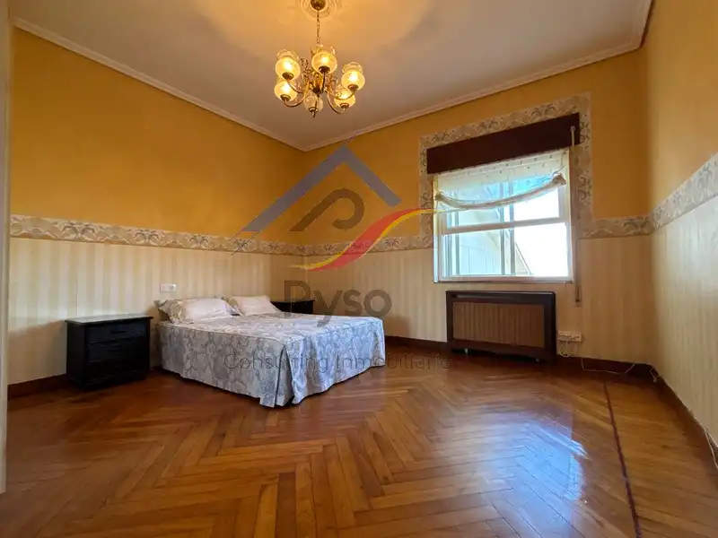Dormitori de Casa o xalet en venda en Piélagos amb Calefacció, Jardí privat i Parquet
