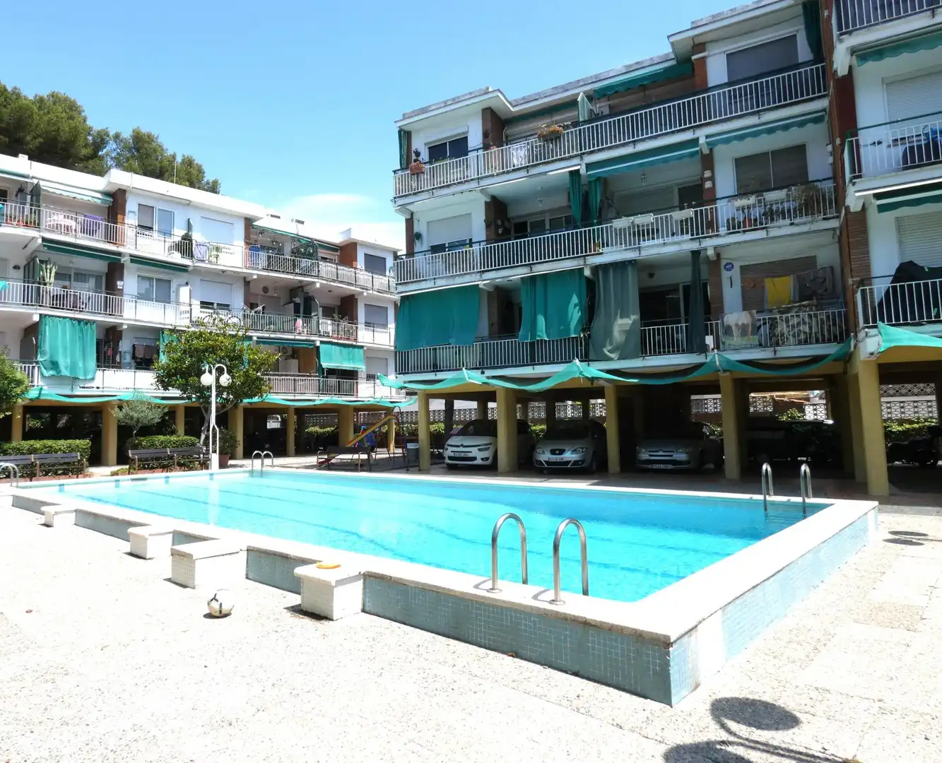 Swimming pool of Flat for sale in Castelldefels  with Air Conditioner, Heating and Parquet flooring