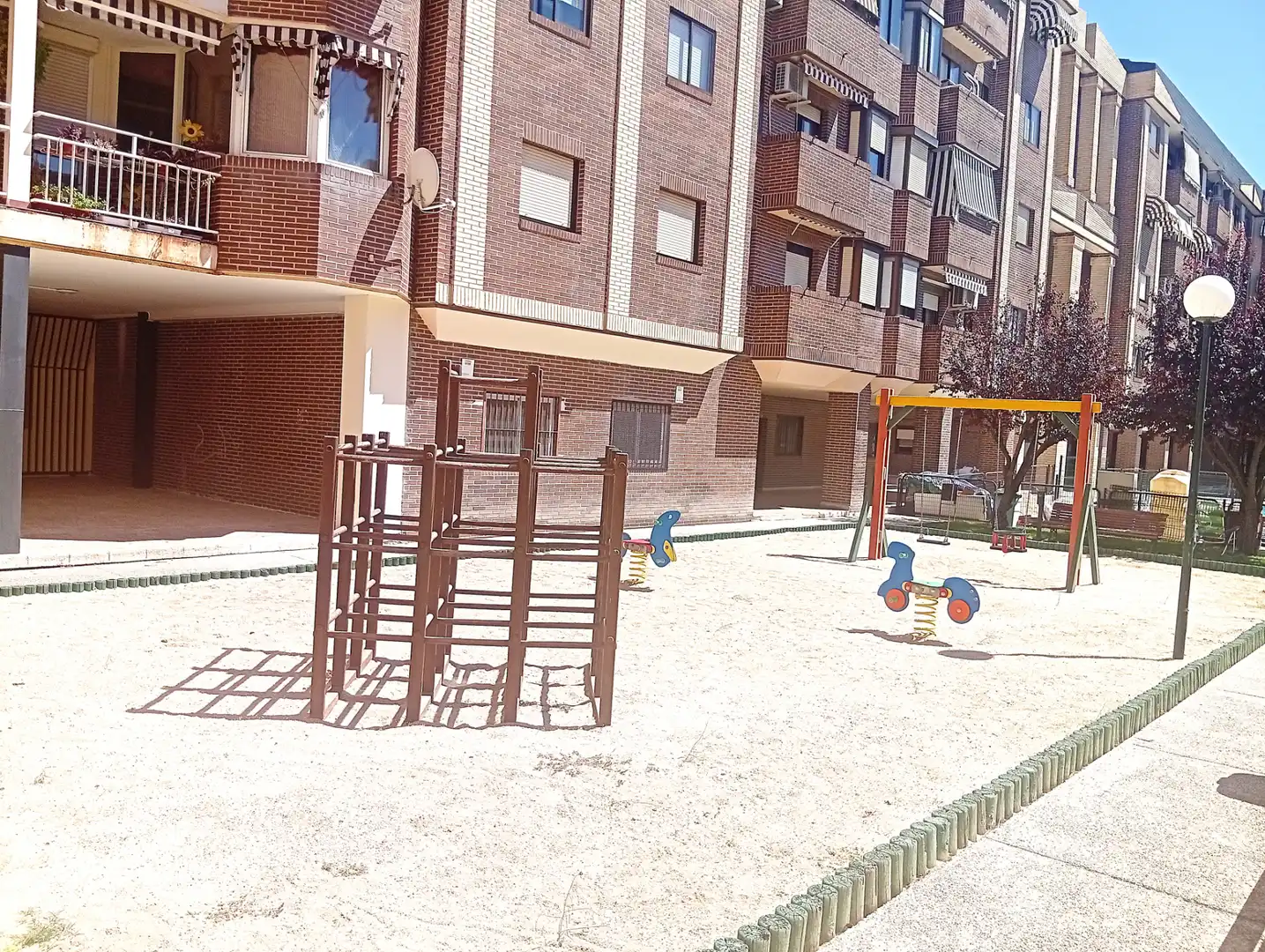 Vista exterior de Piso en venta en Leganés con Aire acondicionado, Calefacción y Jardín privado