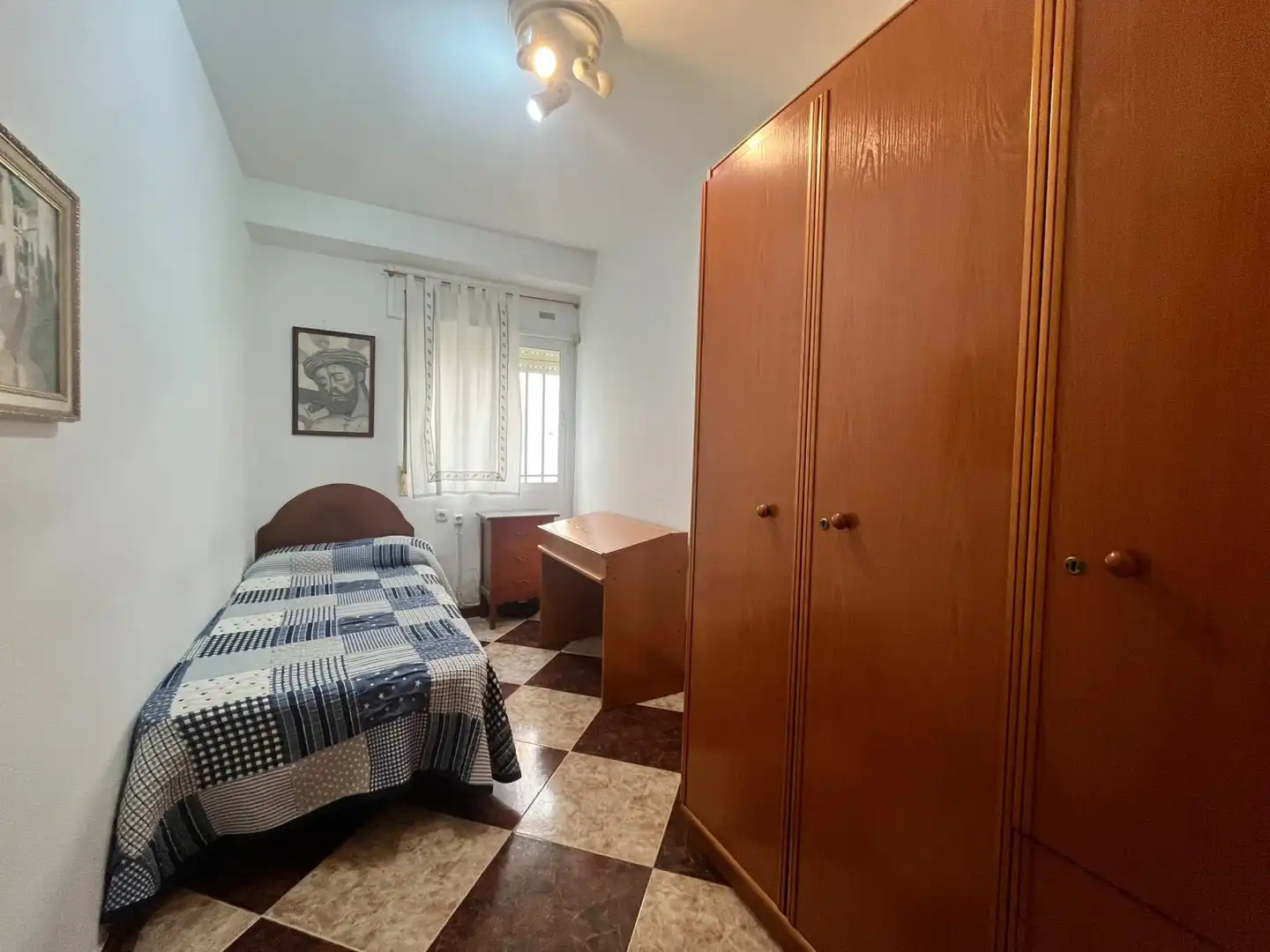 Bedroom of Flat for rent in Sevilla  with Air Conditioner, Furnished and Washing machine