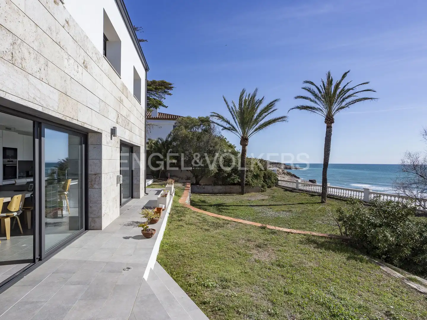 Exterior view of Houses for rent in Vilanova i la Geltrú  with Air Conditioner, Heating and Private garden