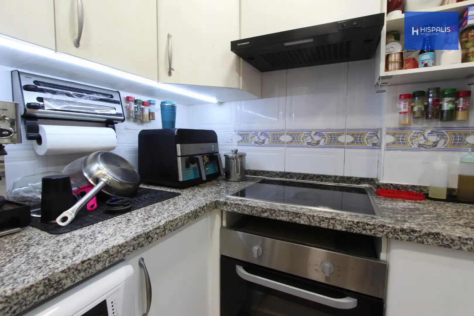 Kitchen of Ground floor for sale in Sevilla  with Air Conditioner and Heating