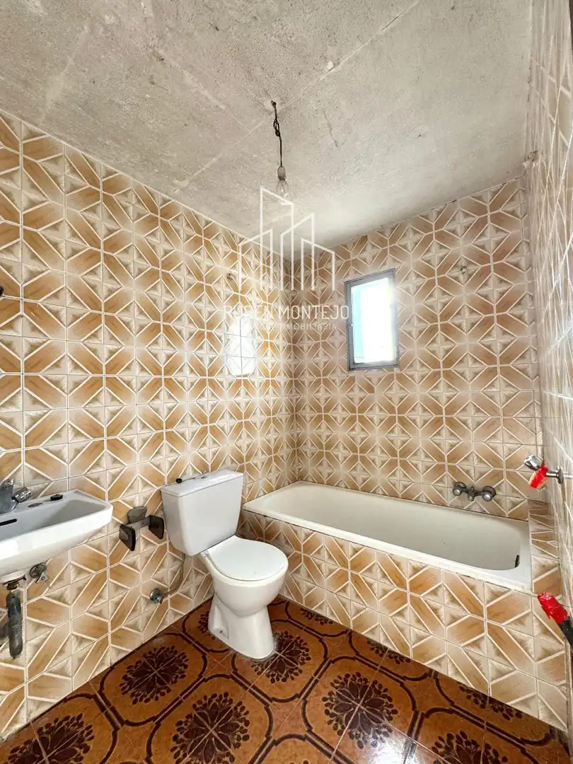 Baño de Local en venta en Gomecello con Terraza