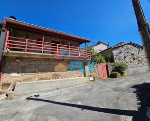 Vista exterior de Casa o xalet en venda en Amoeiro amb Calefacció, Jardí privat i Balcó