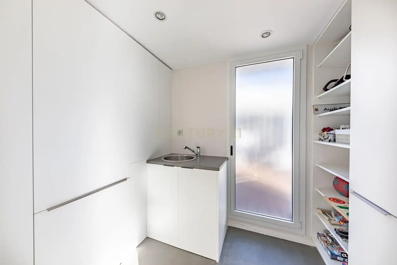 Bathroom of Apartments for rent in Barcelona  with Air Conditioner, Swimming Pool and Oven
