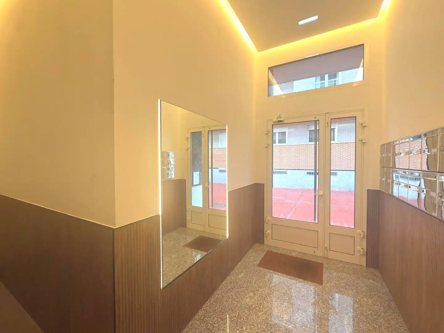 Apartamento en venta en Valverde de la Virgen con Calefacción, Parquet y Trastero