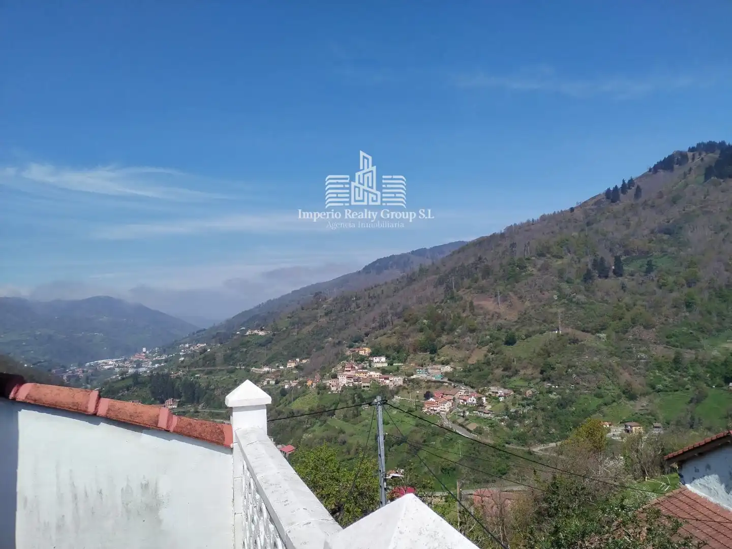 Vista exterior de Casa adosada en venta en Aller con Terraza