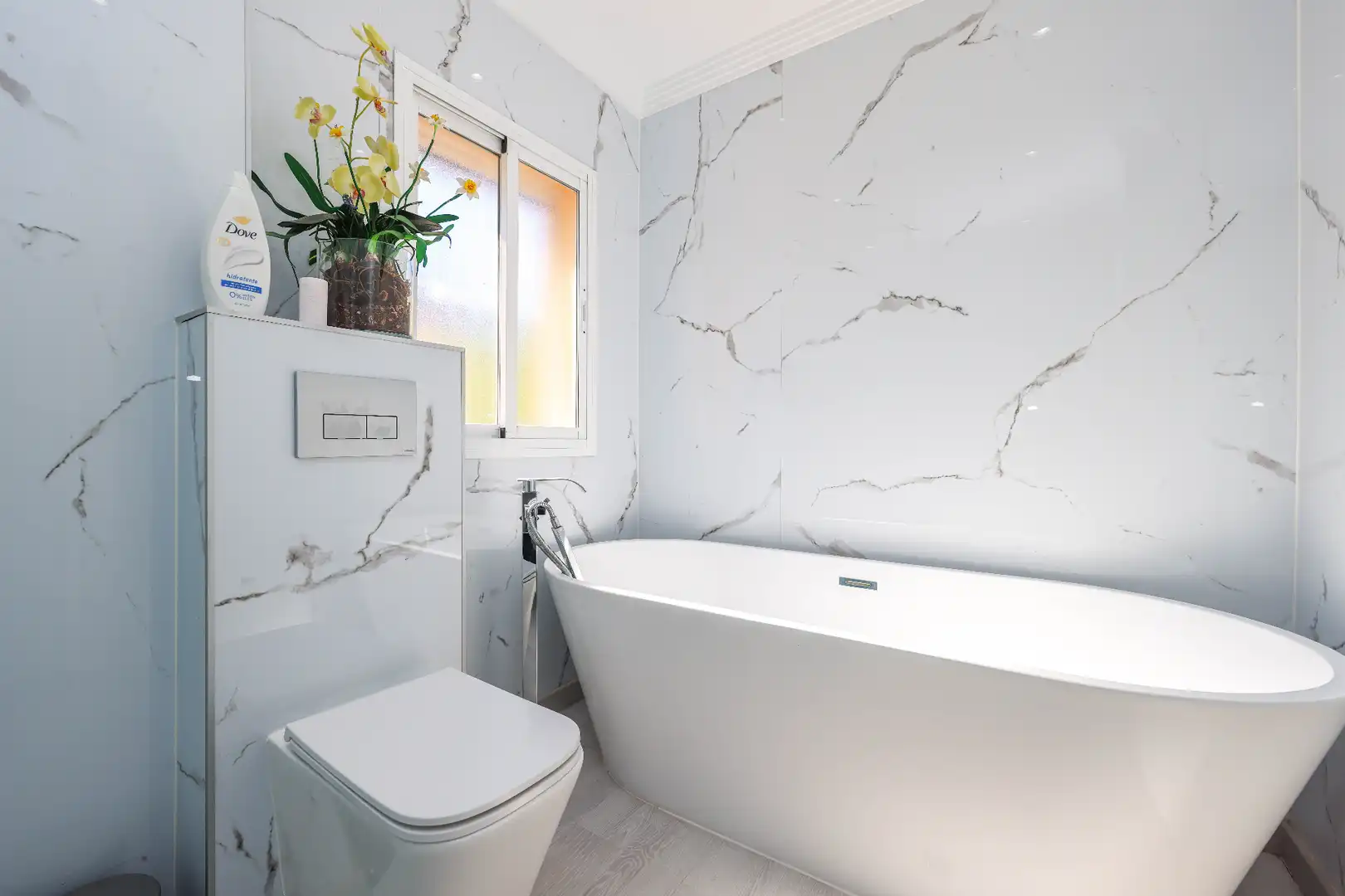 Bathroom of Houses for sale in Coín  with Private garden and Swimming Pool