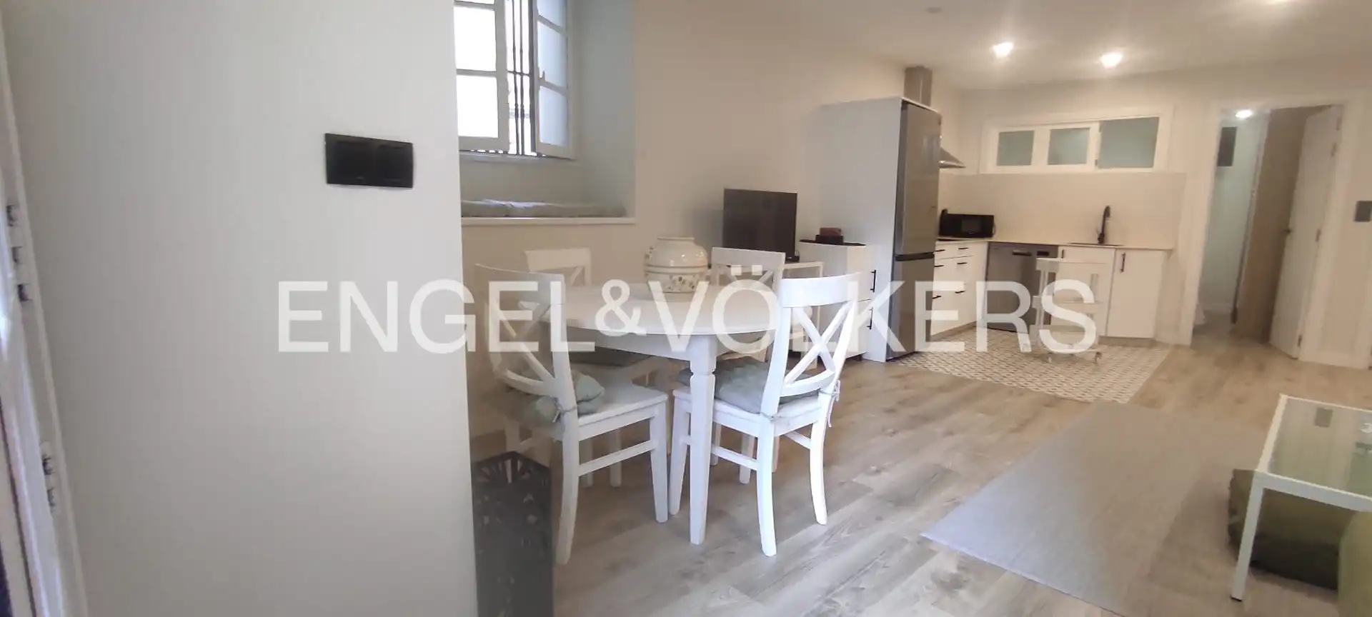 Menjador de Apartament en venda en Vigo  amb Calefacció i Parquet