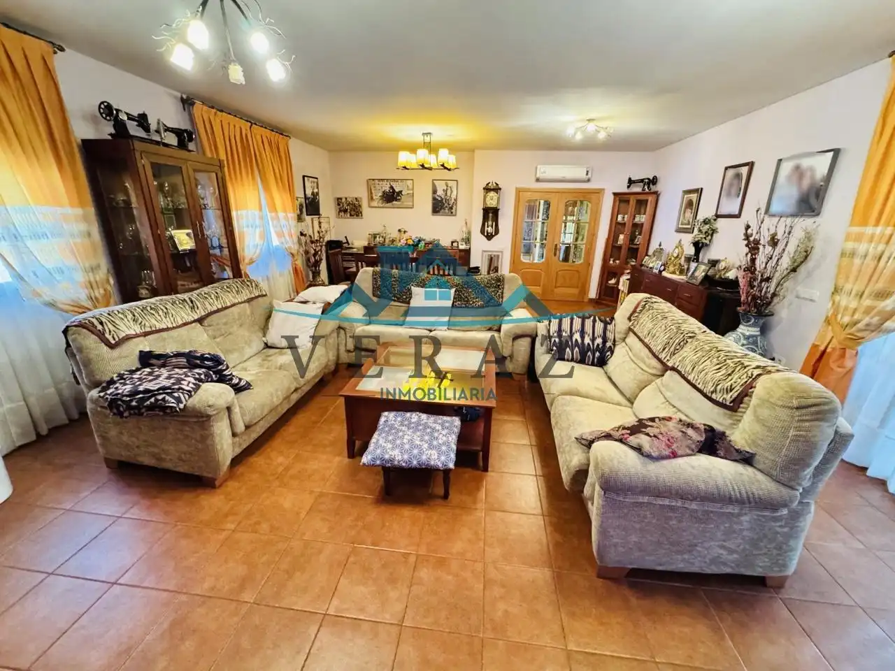 Sala de estar de Casa o chalet en venta en La Pueblanueva con Aire acondicionado, Calefacción y Jardín privado