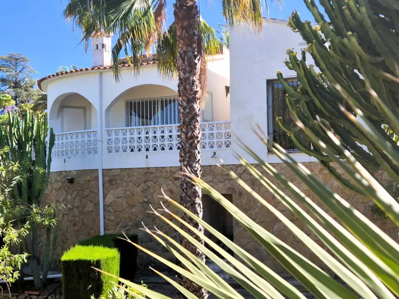 Vista exterior de Casa o chalet en venta en La Nucia con Jardín privado y Terraza