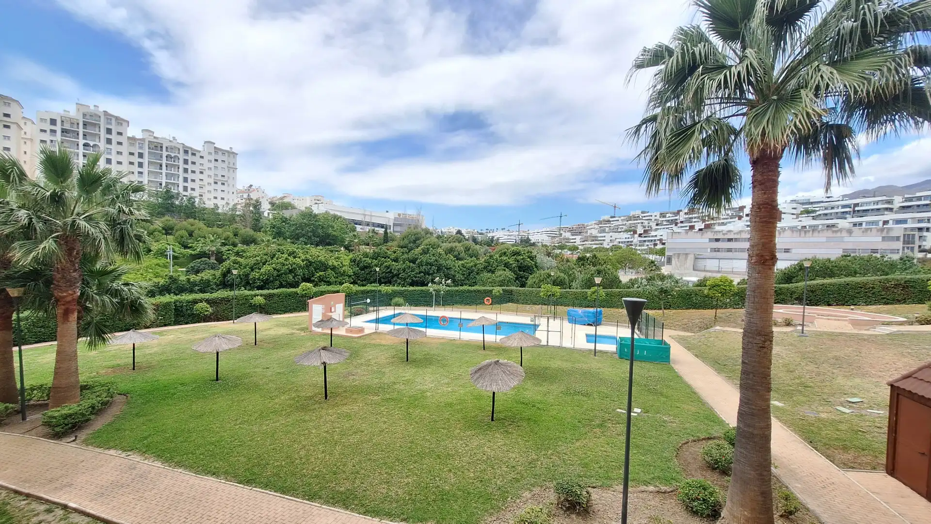 Jardí de Pis en venda en Estepona amb Aire condicionat, Calefacció i Terrassa