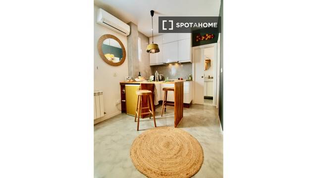 Piso en Alquiler en Universidad - Malasaña