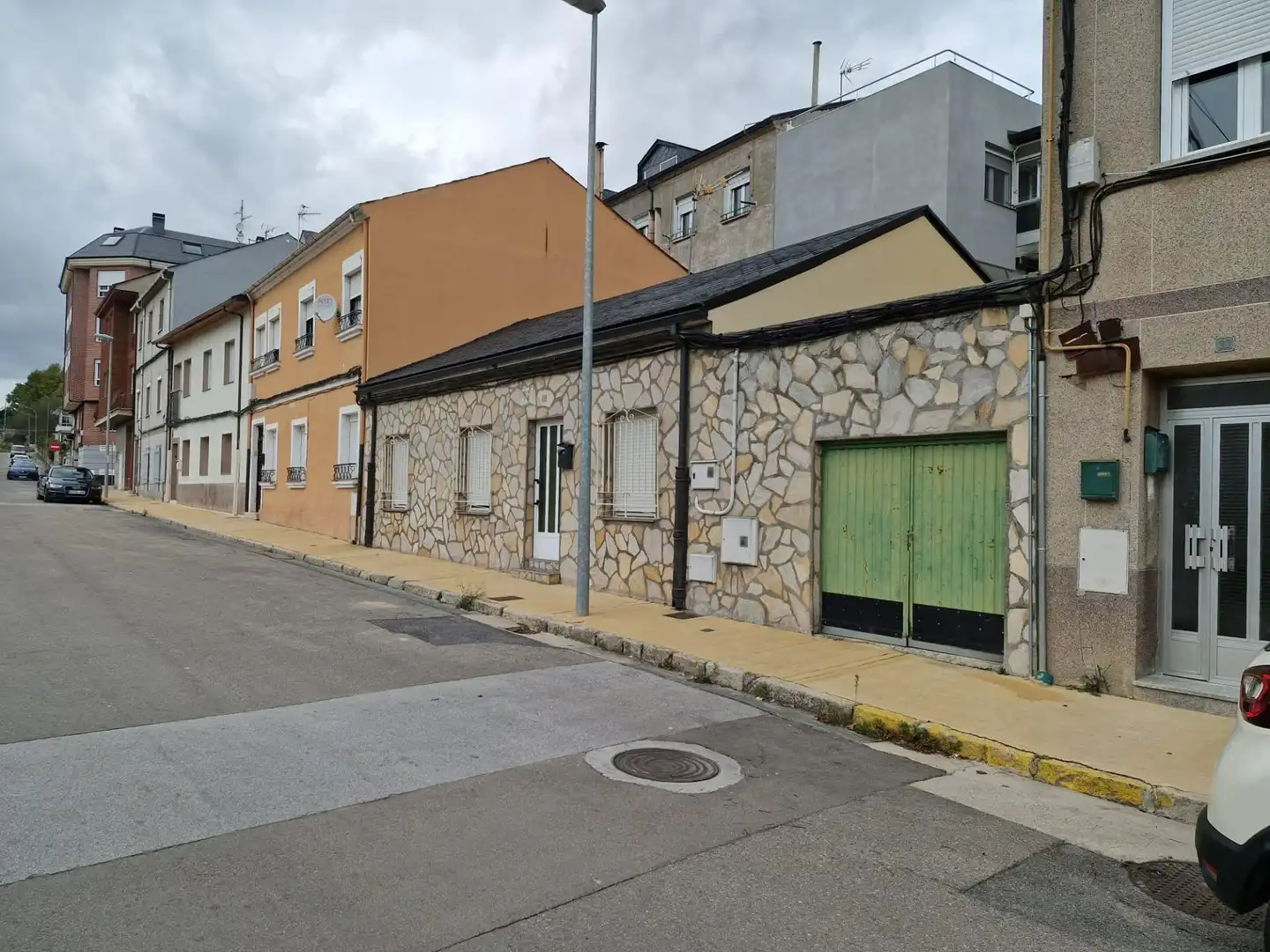 Außenansicht von Residential zum Verkauf in Ponferrada