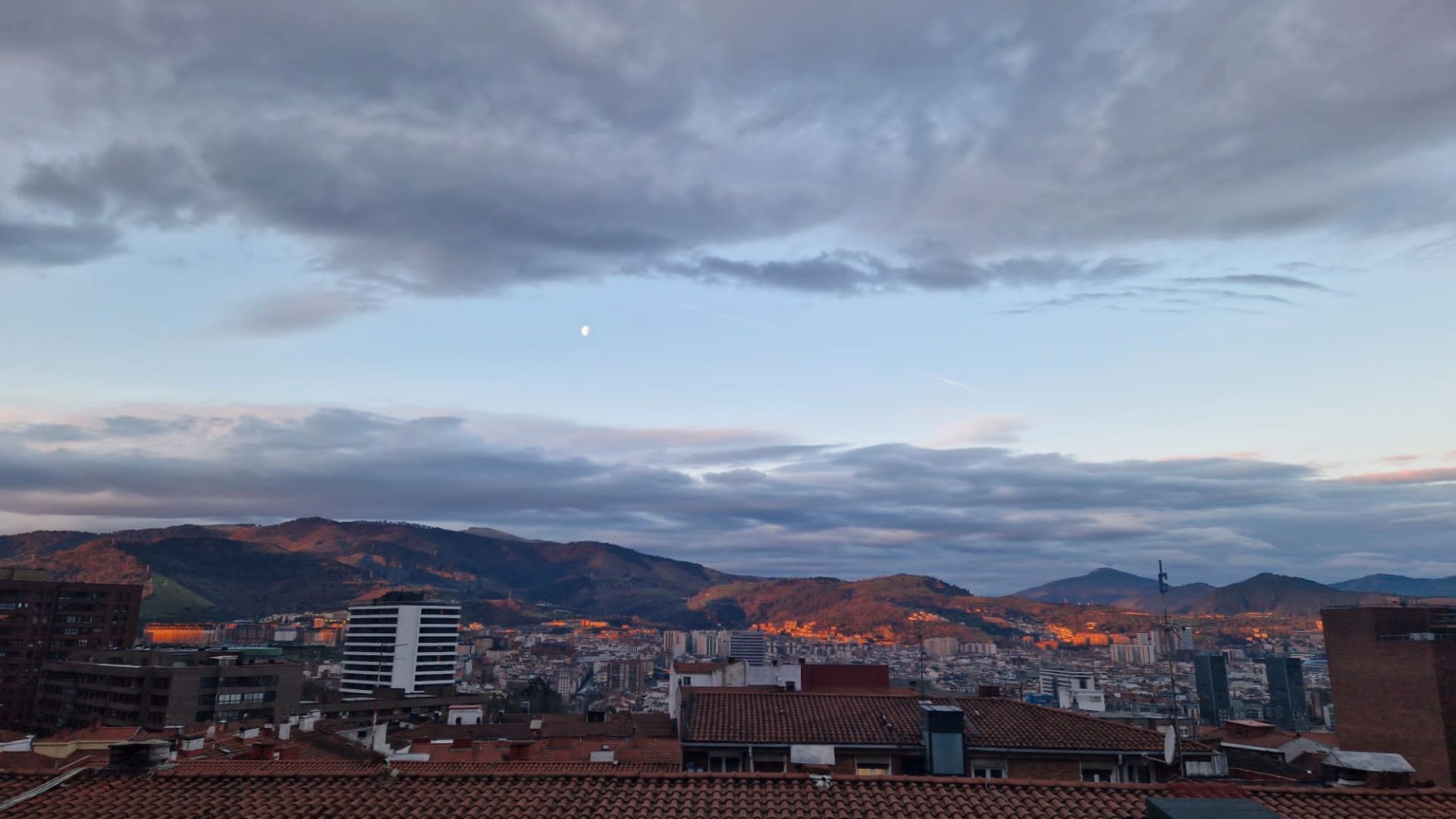 Flat for sale in Maurice Ravel Etorbidea, Barrio de Uribarri