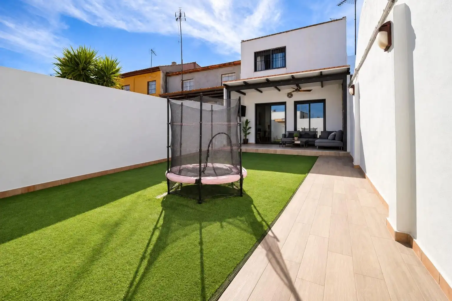 Terraza de Casa o chalet en venta en La Rinconada con Aire acondicionado