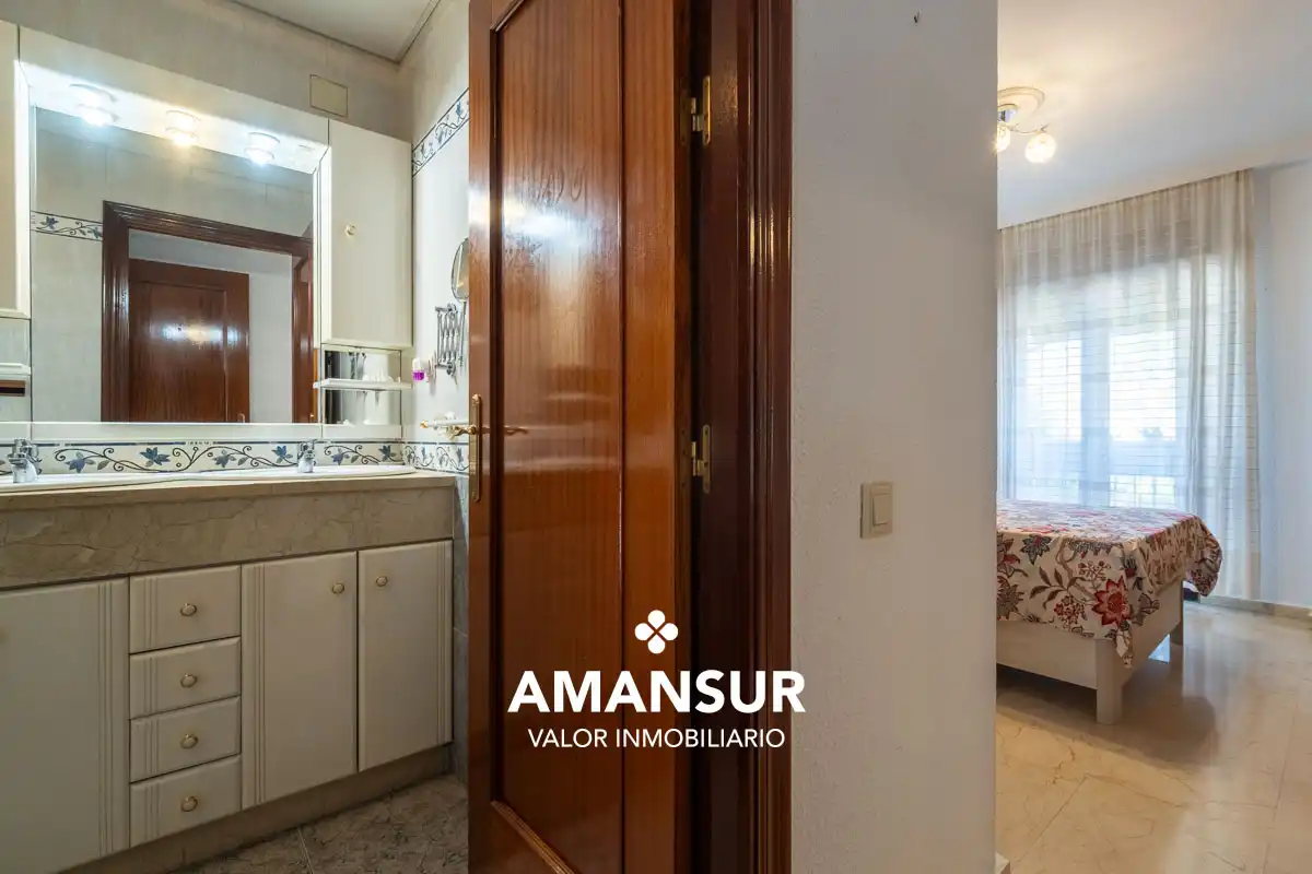 Flat with terrace for sale in Calle Emilio Molero, imagen 28