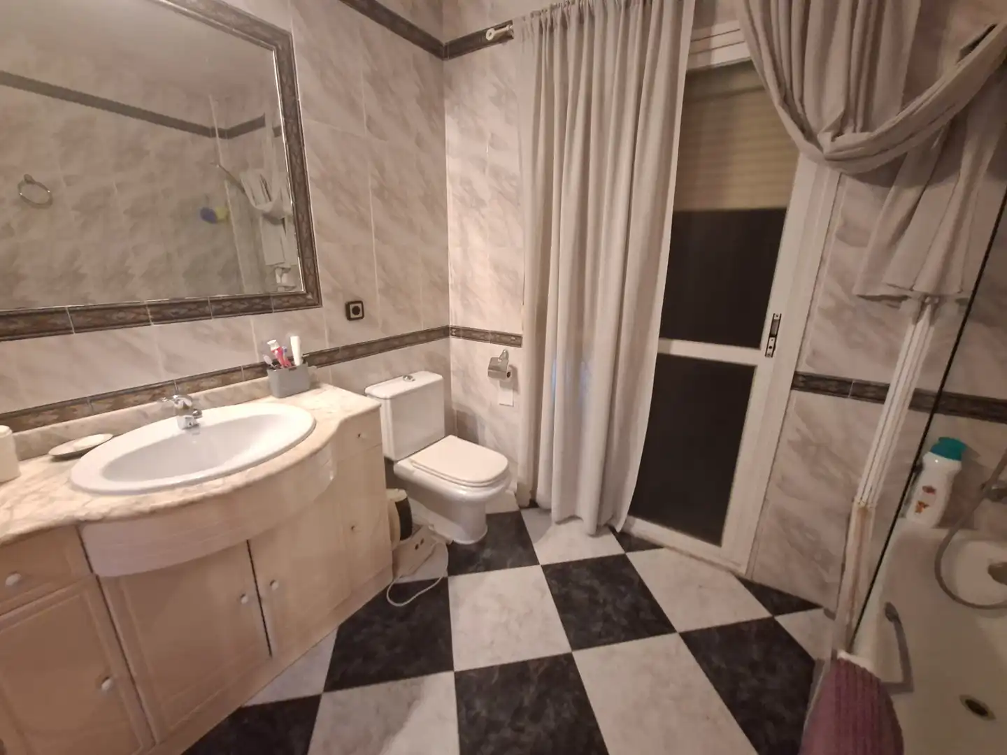 Bathroom of Houses for sale in Bormujos  with Air Conditioner, Heating and Private garden
