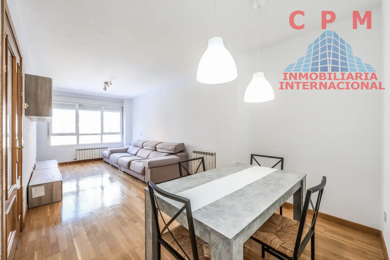 Living room of Flat for rent in Madrid  with Air Conditioner, Heating and Parquet flooring