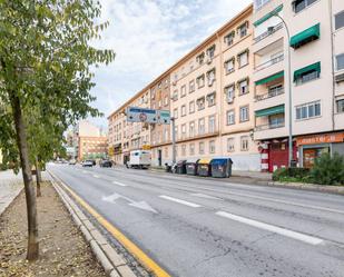 Vista exterior de Pis de lloguer en  Granada Capital amb Terrassa i Balcó