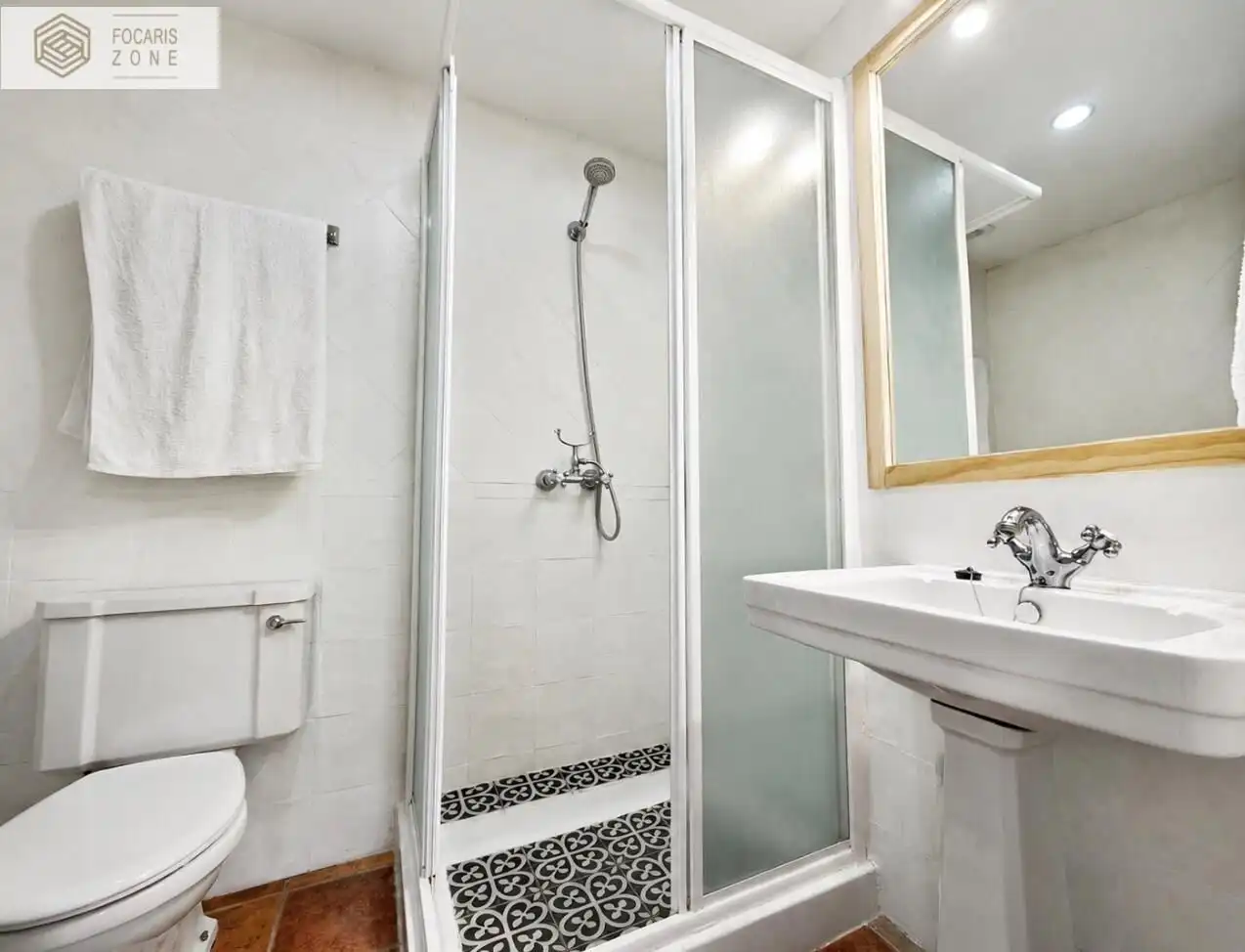 Bathroom of Ground floor for sale in Estepona  with Private garden, Terrace and Community pool