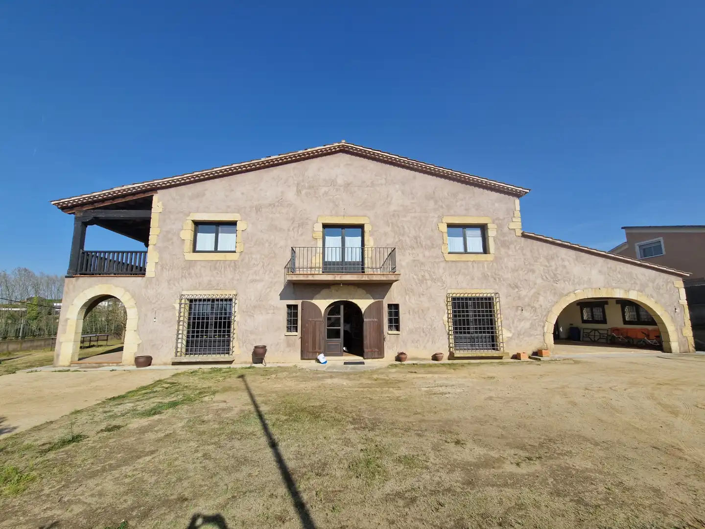 Vista exterior de Finca rústica en venda en Montornès del Vallès amb Jardí privat, Terrassa i Balcó