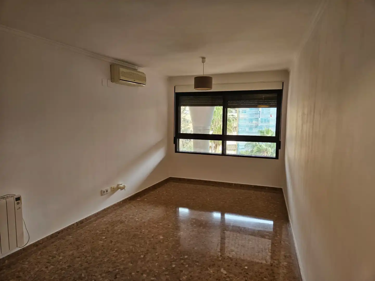Bedroom of Flat for rent in Valencia  with Air Conditioner and Heating