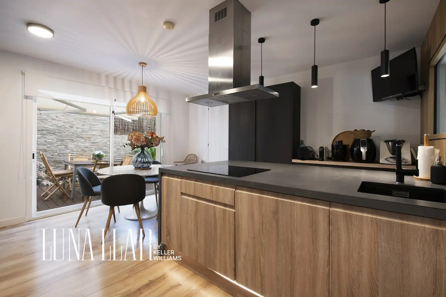 Cocina de Casa o chalet en venta en Castelldefels con Aire acondicionado, Calefacción y Parquet