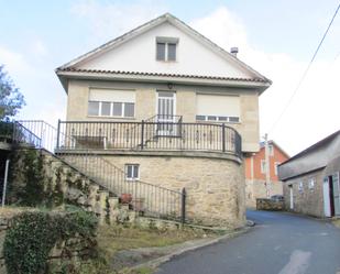 Vista exterior de Casa o xalet en venda en Irixoa amb Terrassa