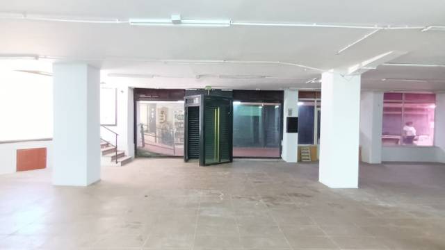 Local comercial en Venta en Calle Garcilaso en La Alhóndiga