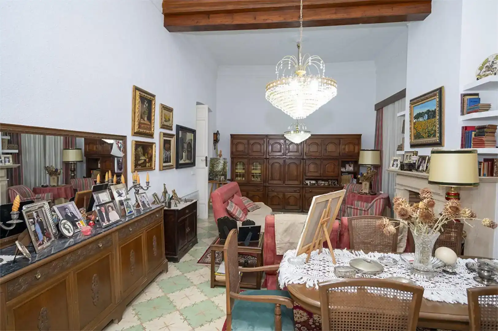 Sala de estar de Dúplex para compartir en Las Pedroñeras    con Parquet, Amueblado y Horno