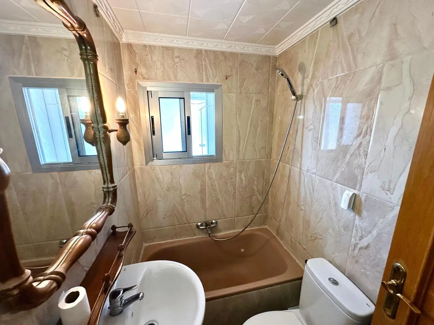 Baño de Apartamento en venta en Alicante / Alacant con Aire acondicionado, Calefacción y Terraza