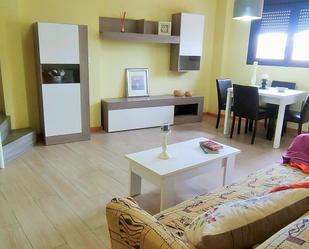 Sala d'estar de Dúplex de lloguer en  Huesca Capital amb Terrassa