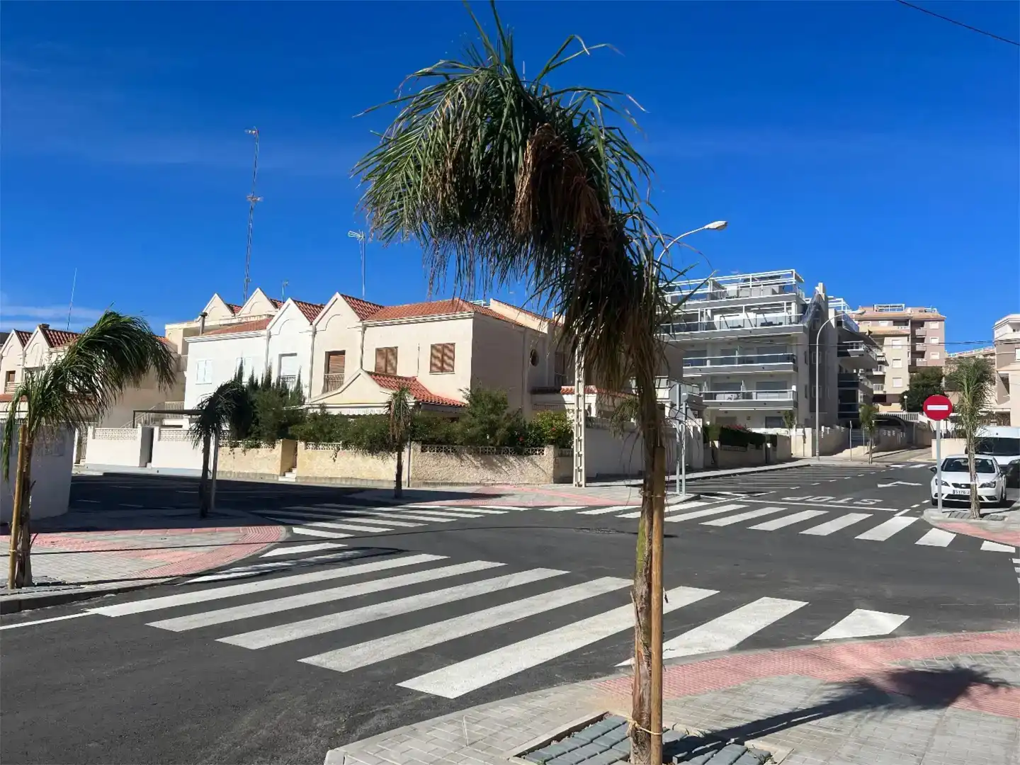Vista exterior de Dúplex en venda en Santa Pola amb Aire condicionat, Jardí privat i Moblat