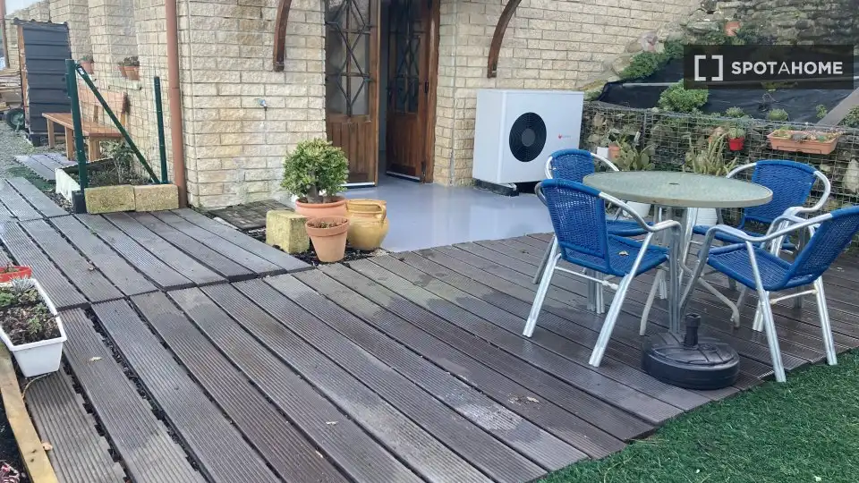 Terrassa de Estudi per a compartir en Aia amb Aire condicionat, Terrassa i Moblat