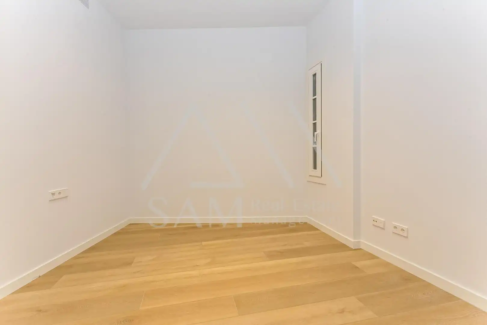 Wohnung zum Verkauf in Barcelona mit Heizung und Gemeinschaftspool