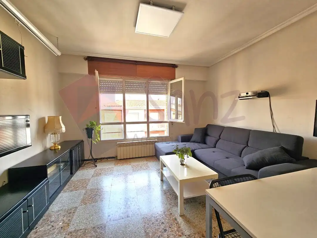 Sala de estar de Piso en venta en  Logroño con Calefacción