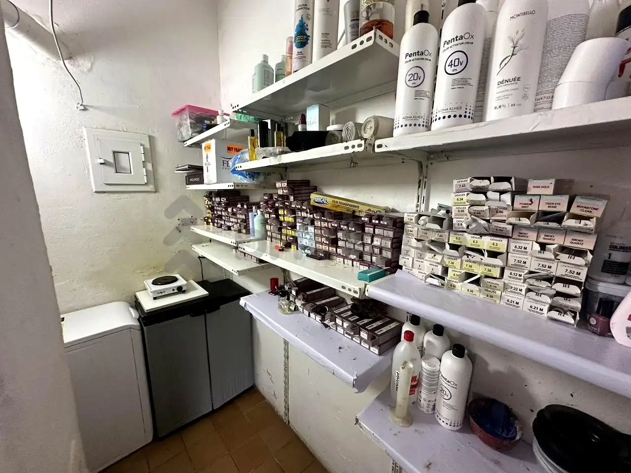 Local en venta en L'Hospitalet de Llobregat con Aire acondicionado