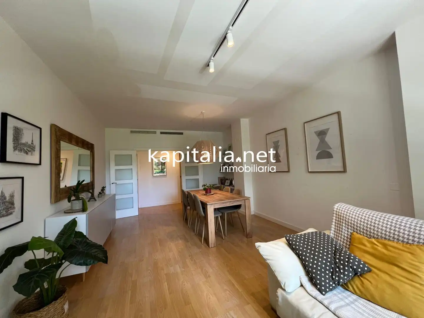 Flat for sale in Ontinyent  with Air Conditioner, Heating and Storage room