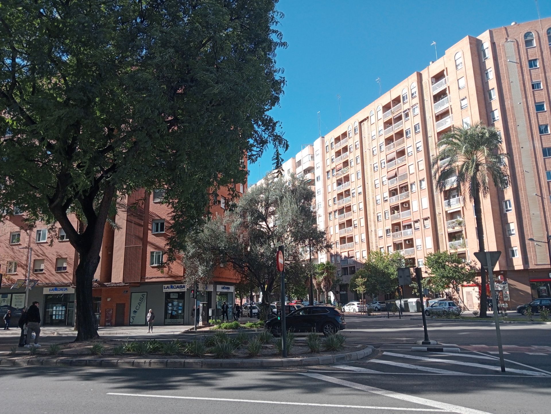 Vista exterior de Local de lloguer en  Valencia Capital amb Aire condicionat