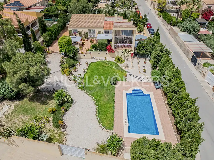 Vista exterior de Casa o chalet en venta en Mutxamel con Calefacción y Piscina