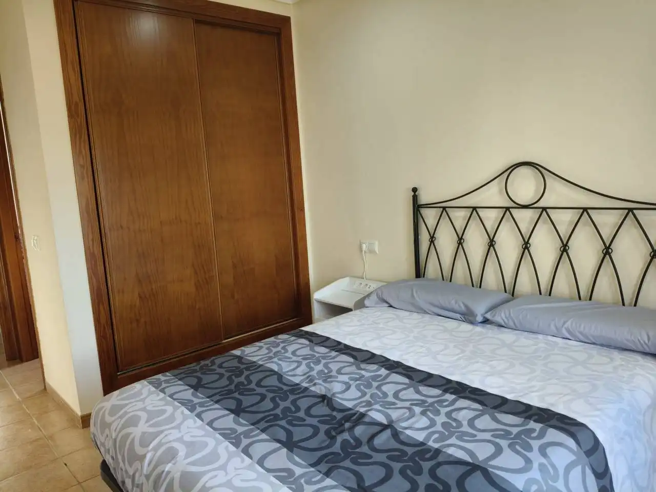 Habitación de Piso de alquiler en Vera con Aire acondicionado, Terraza y Piscina comunitaria