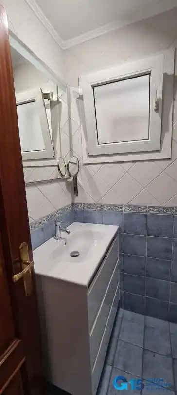 Bany de Pis en venda en Donostia - San Sebastián  amb Calefacció