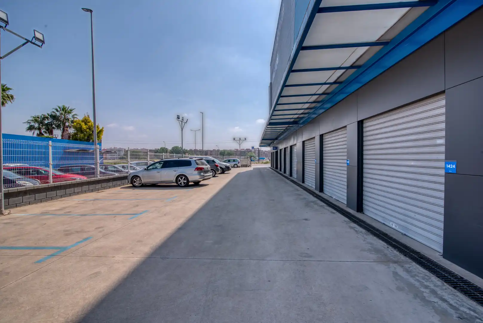 Exterior view of Storage room for rent in Mislata  with Alarm