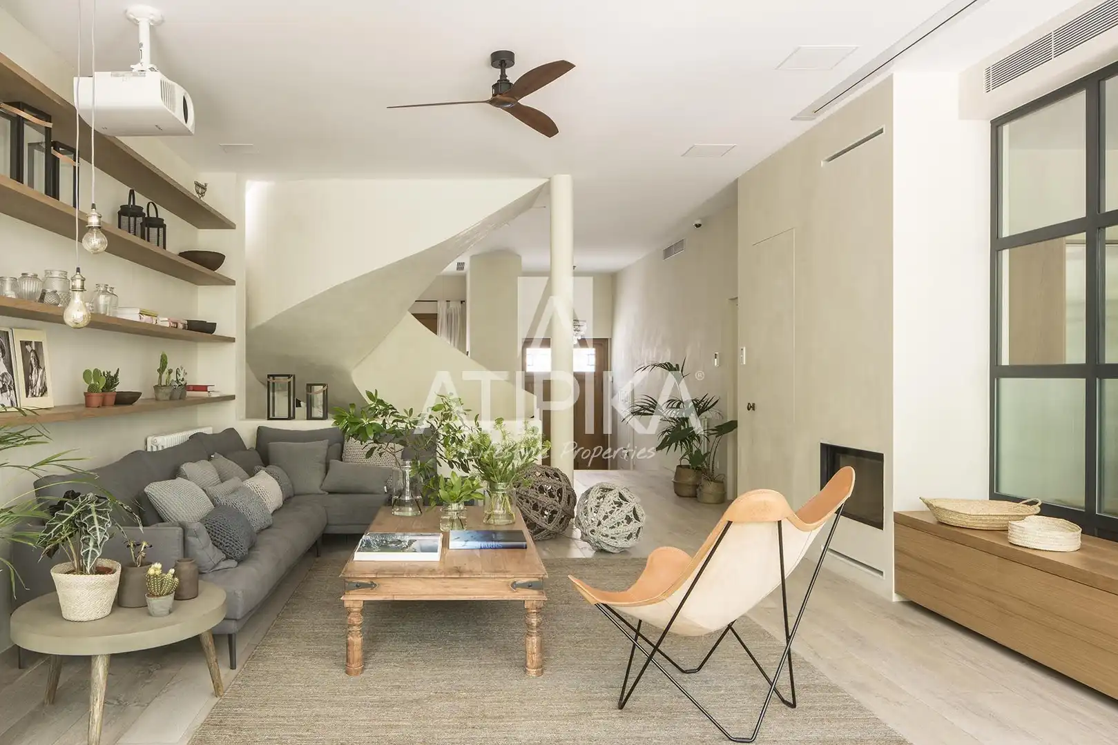 Sala de estar de Casa o chalet en venta en Barcelona con Aire acondicionado, Calefacción y Trastero