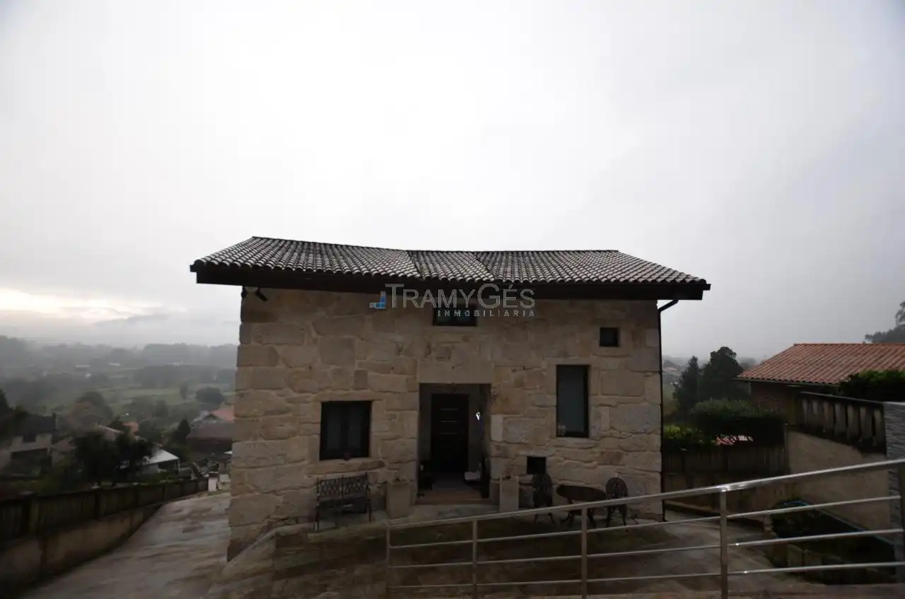 Vista exterior de Casa o chalet en venta en Tui con Calefacción, Jardín privado y Terraza