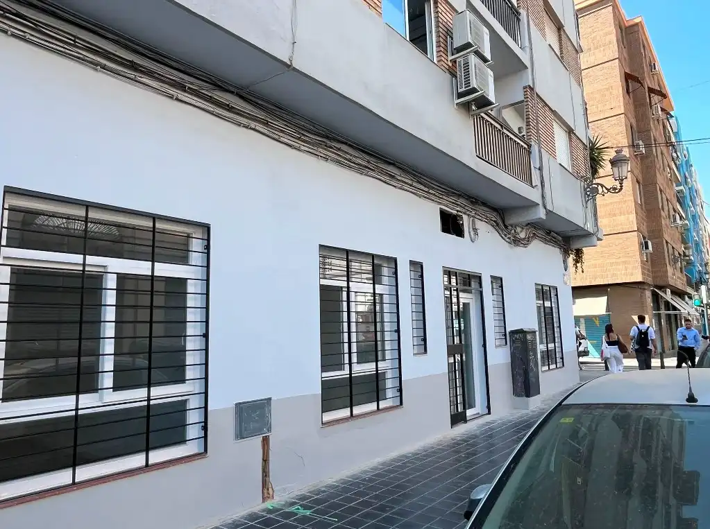 Baixos en venda a Carrer de l'Arquitecte Alfaro