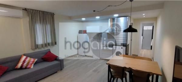 Sala d'estar de Planta baixa de lloguer en  Sevilla Capital amb Aire condicionat i Moblat