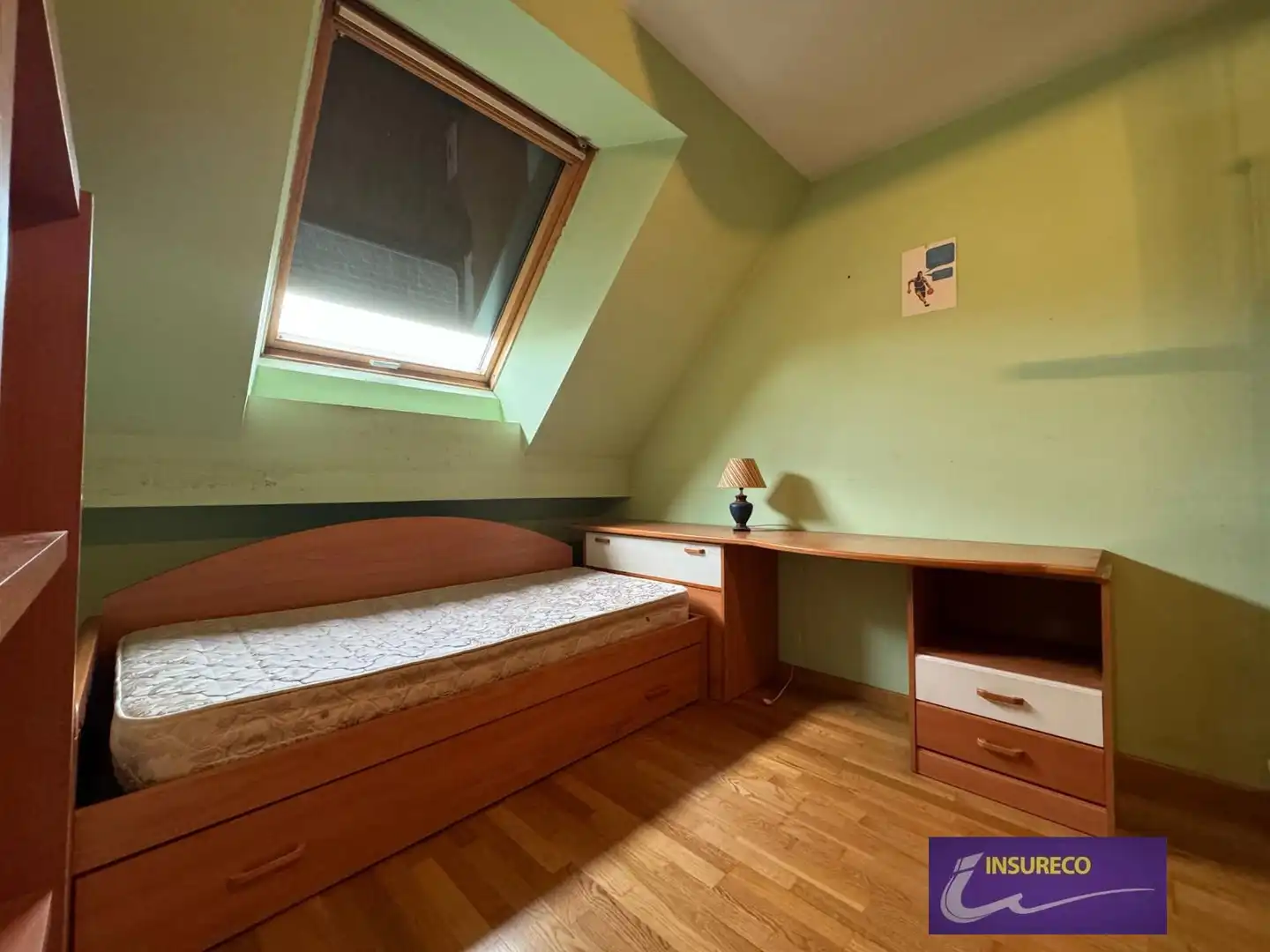Habitación de Dúplex en venta en León Capital  con Calefacción, Terraza y Trastero