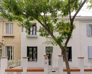 Vista exterior de Casa o xalet en venda en  Madrid Capital amb Aire condicionat, Calefacció i Jardí privat